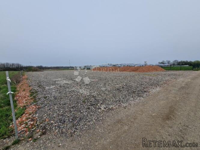 Građevinsko zemljište gospodarske namjene 2.984 m² - 2