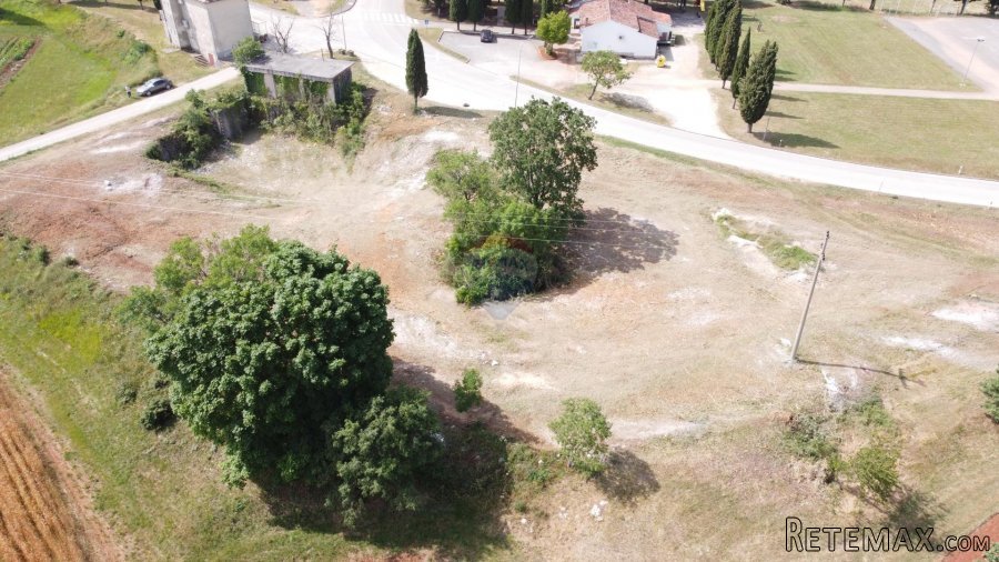 ISTRA, ŽMINJ - Građevinsko zemljište 3640 m2 sa objektom 57 - 4