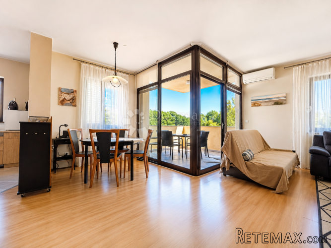 PRILIKA! Rovinj - stan 86m2 + terasa + parking