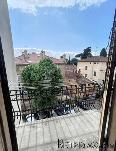 Centar Opatije, trosoban stan za adaptaciju