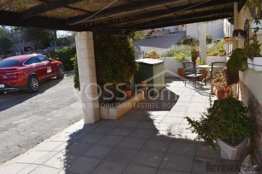 NEW & EXCLUSIVE LISTING FOR VOSS HOMES - A very.. - 6
