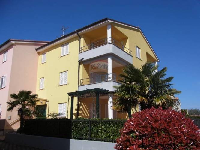 Novigrad, dvosobni stan 68 m2