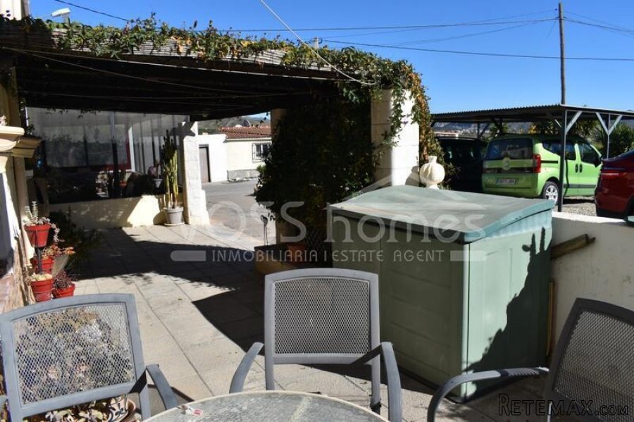 NEW & EXCLUSIVE LISTING FOR VOSS HOMES - A very.. - 8