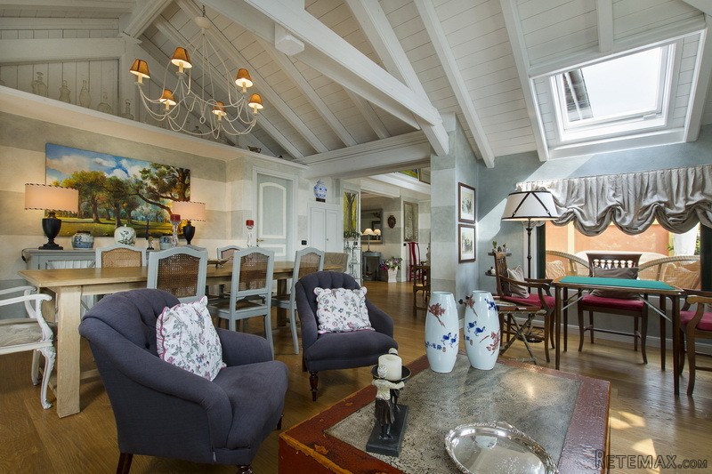 Luxurious Penthouse In Meina - 2