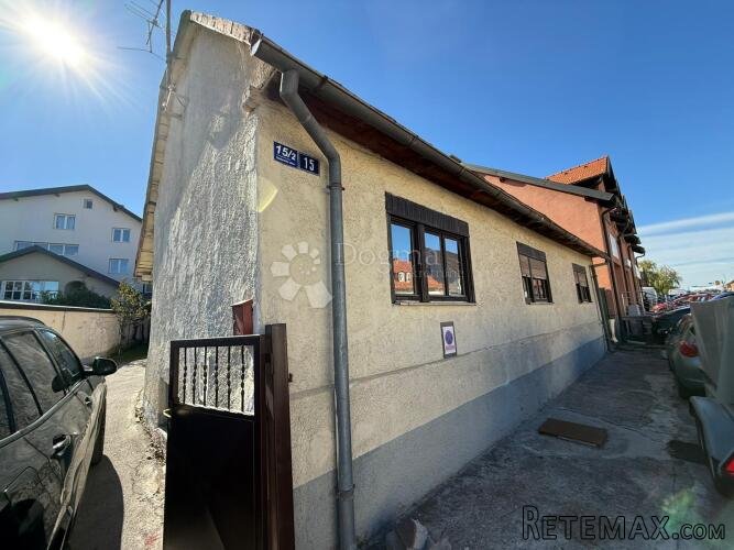DVIJE KUĆE sa gospodarskim objektom NA ATRAKTIVNOJ LOKACIJI - 2