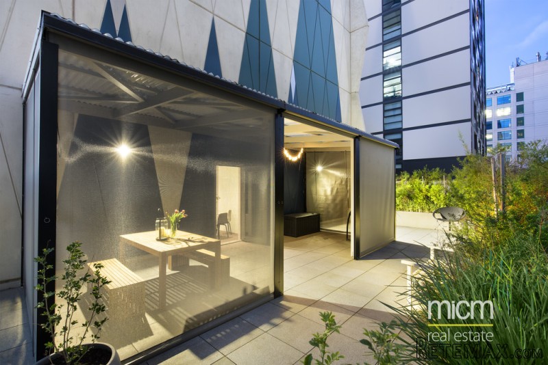 Enormous Terrace! Futuristic Living!