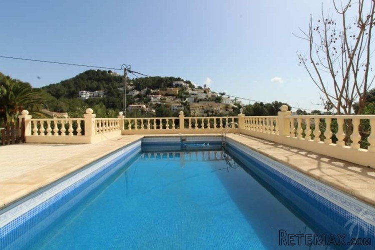 This villa with private pool consists of two separate.. - 2