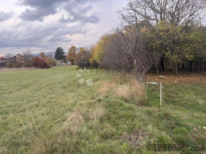 ZEMLJIŠTE U BLIOZINI RIJEKE GACKE I POTOKA 10000M2 - 2
