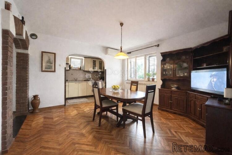 Stan Rovinj 94,75m2 sa vrtom, blizina mora i centra
