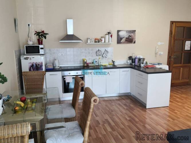 STAN 82m2 - CENTAR CRIKVENICE - 5