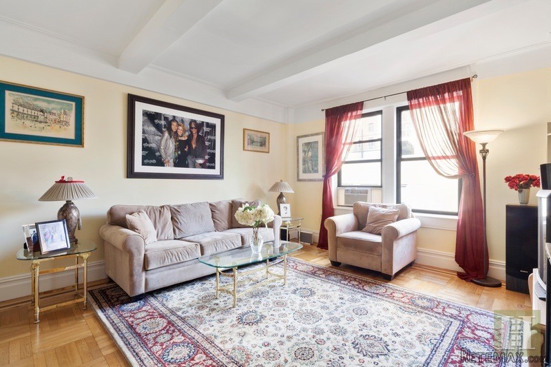 1 bedroom Apartment For Sale: 119 EAST..