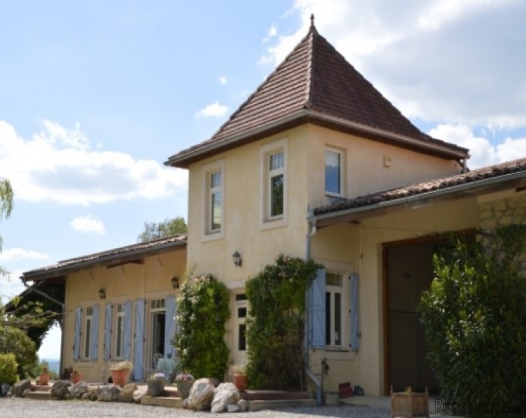 Country Farmhouse With Gite, Apartment..