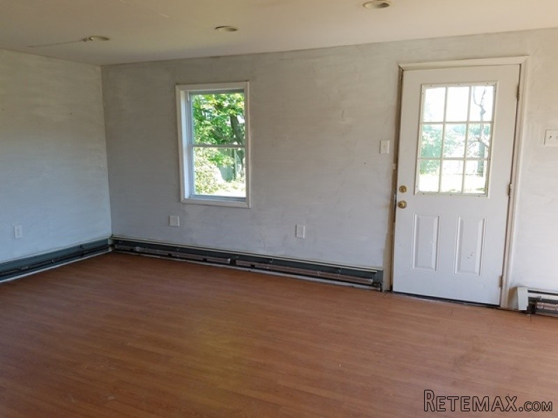 2055 Bustleton Rd Burlington, NJ, 08016.. - 2
