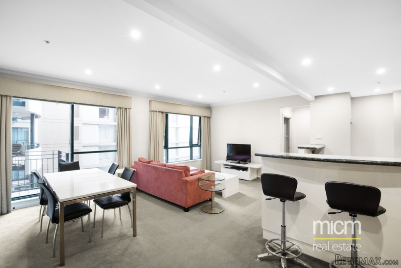 A Regal Feel in the Coveted Regency..