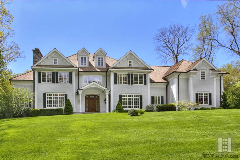 5 bedroom House For Sale: 10 HILLCREST..