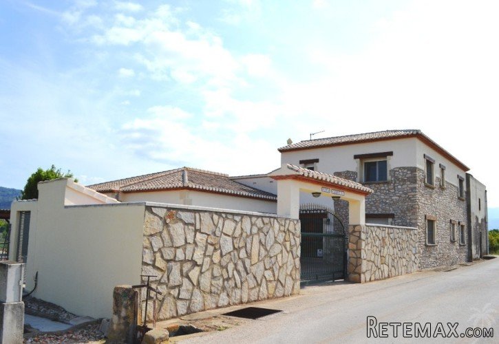 Country Finca beautifully restored on a flat south facing.. - 2