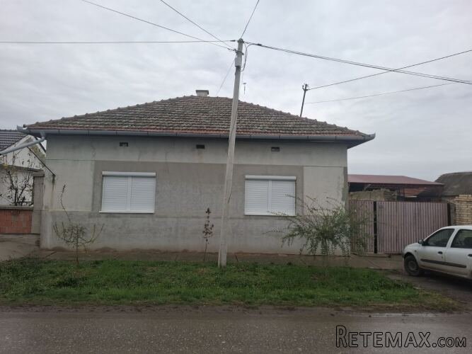 Na prodaju kuca u Novom Beceju - 2