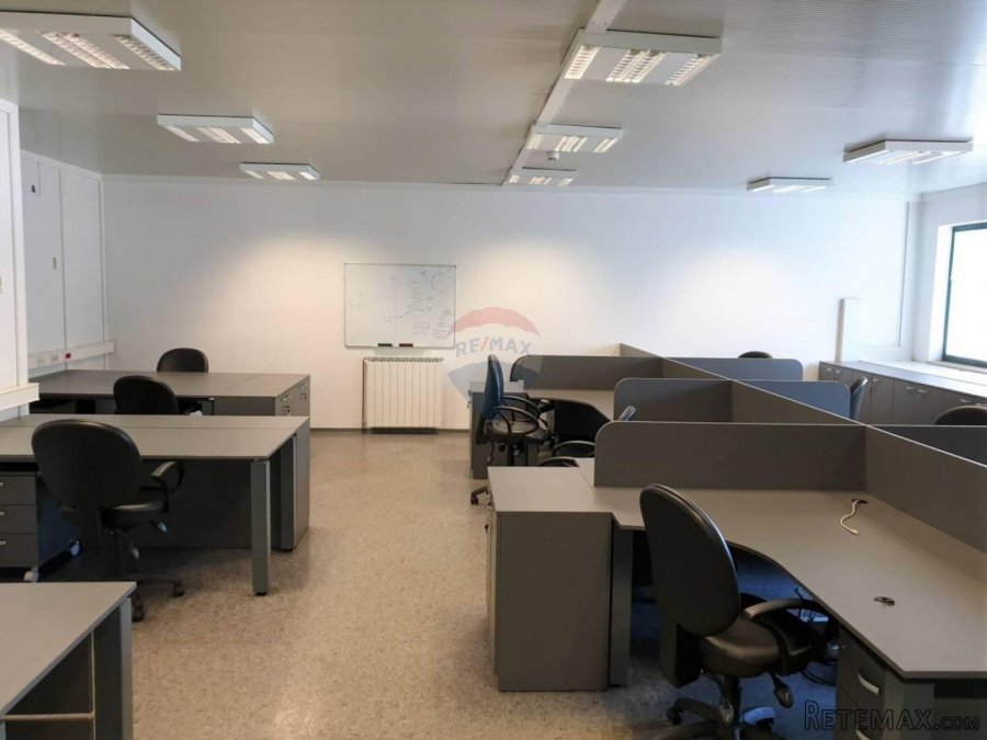 RIJEKA, CENTAR - UREDSKI PROSTOR NA 2. KATU, 840 m2 - 2