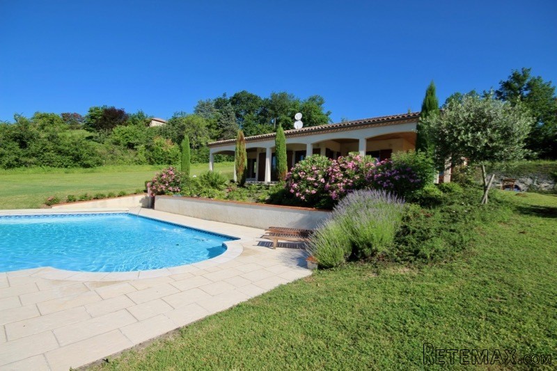 Stunning 3 bedroomed contemporary villa..
