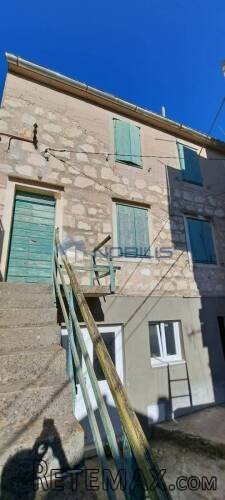 Vis - Centar, kamena kuća 228 m2 s okućnicom 200 m2 - 2
