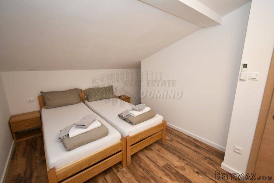 Lijepi apartman sa pogledom na more i bazenom! - 13