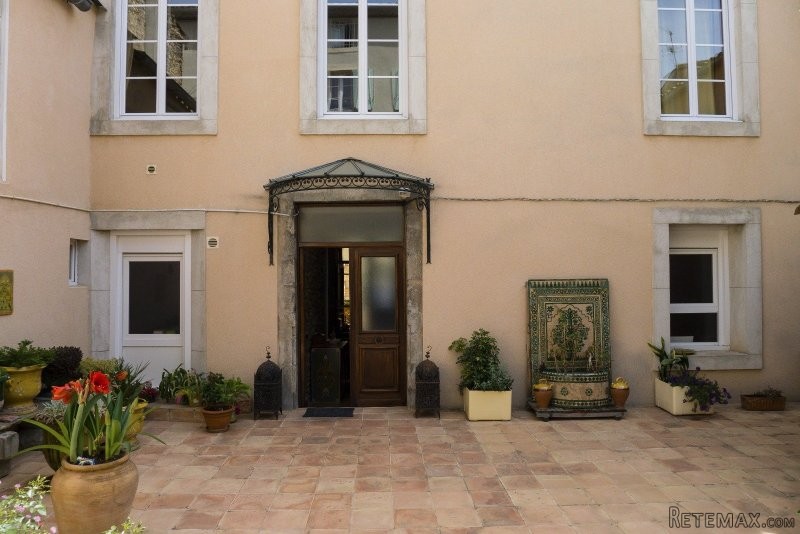 Old Townhouse With Garage And Apartment