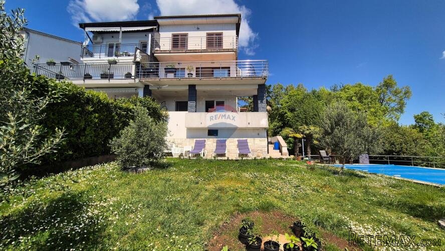 Opatija, Bregi- kuća s tri stana, bazenom, pogledom na more - 3
