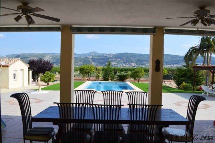 Country Finca beautifully restored on a flat south facing.. - 4