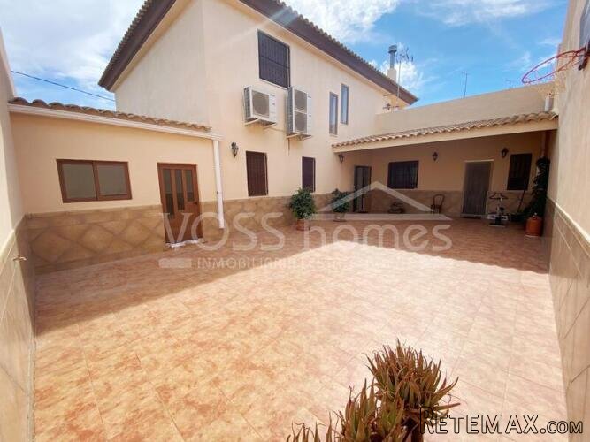 AMAZING NEW LISTING TO VOSS HOMES - Quality built large 4.. - 15