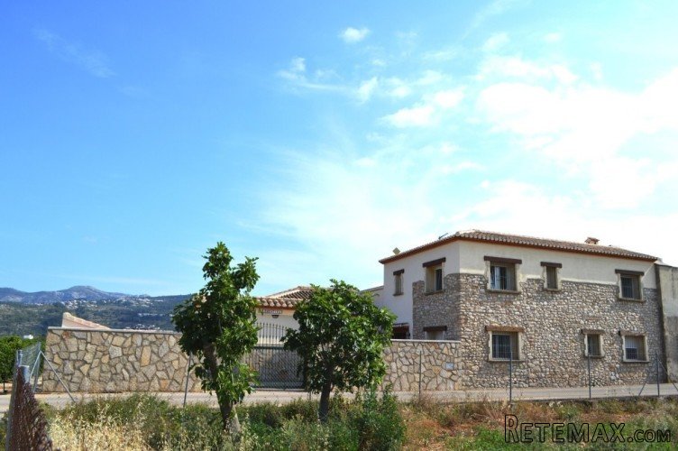 Country Finca beautifully restored on a flat south facing.. - 5