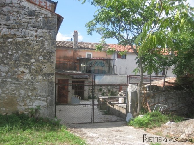 Istarska kuća 268 m2 3 km od Poreča