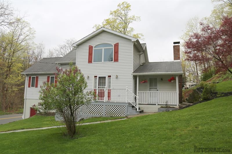 2 bedroom House For Sale: 74 Red Mill..