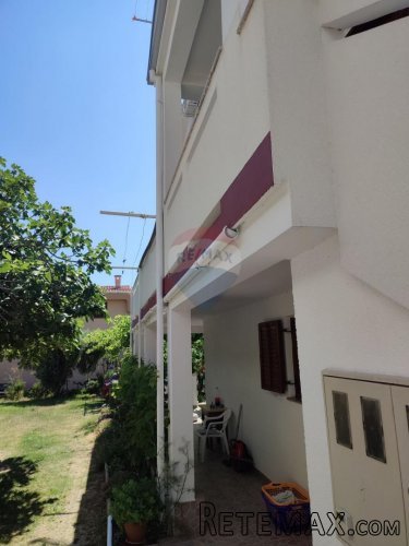 Baška -kuća sa četiri stana, pogled, terase - 8