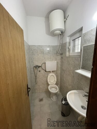 Izdajem smestaj za radnike-Surcin - 8