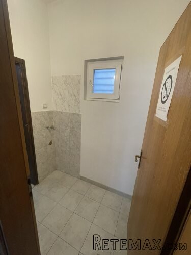 Izdajem smestaj za radnike-Surcin - 9