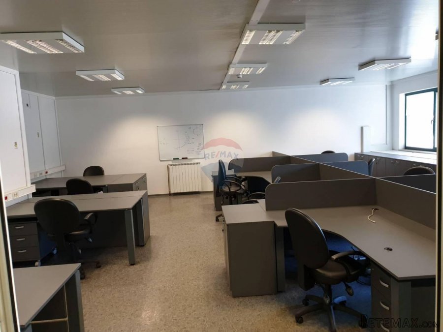 RIJEKA, CENTAR - ZAKUP UREDSKOG PROSTORA, 840 m2 - 2