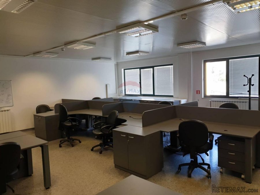 RIJEKA, CENTAR - ZAKUP UREDSKOG PROSTORA, 840 m2 - 3