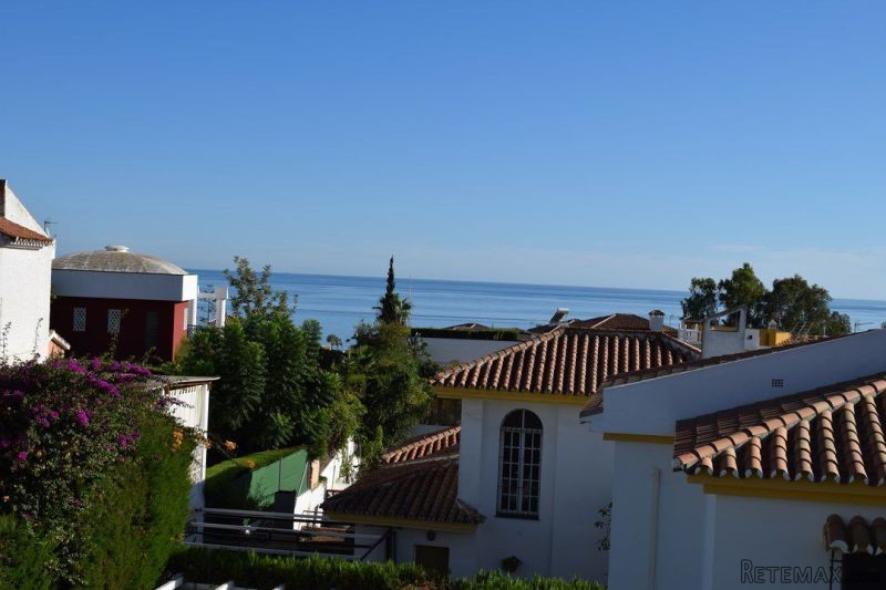 Villa for Sale in Benajarafe 350.000.. - 2