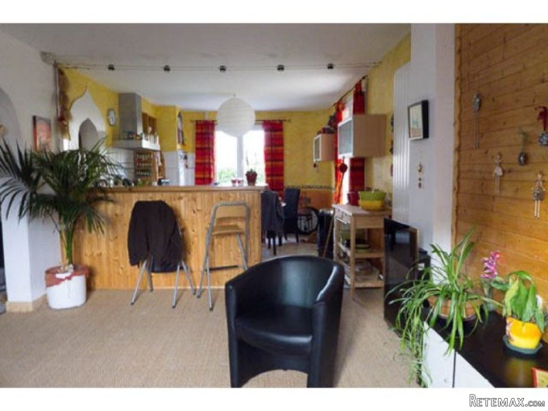 Limoux Property Close To Shops And.. - 2