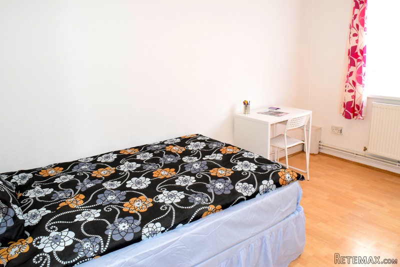 Double room, Zone 2, Whitechapel