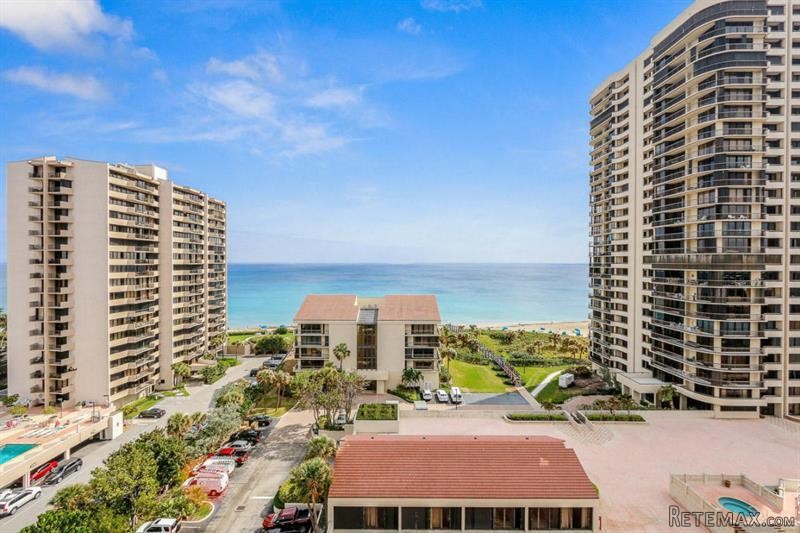 2 bedroom Residence For Sale: Singer..