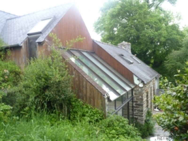 Nice 5 Bed Stone Built Property