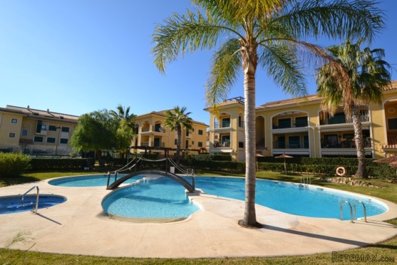 V1477 - A Modern 3 Bedroom Apartment In..