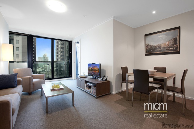 25th Floor Gem with City Convenience