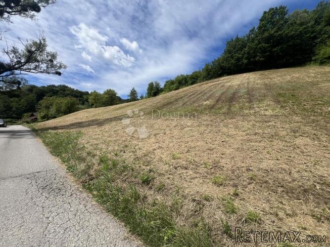 Građevinsko zemljište 4.712 m2 - Kozjak Začretski - 37.000 € - 3