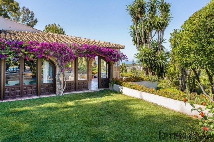 Magnificent traditional style villa on one floor with views.. - 3