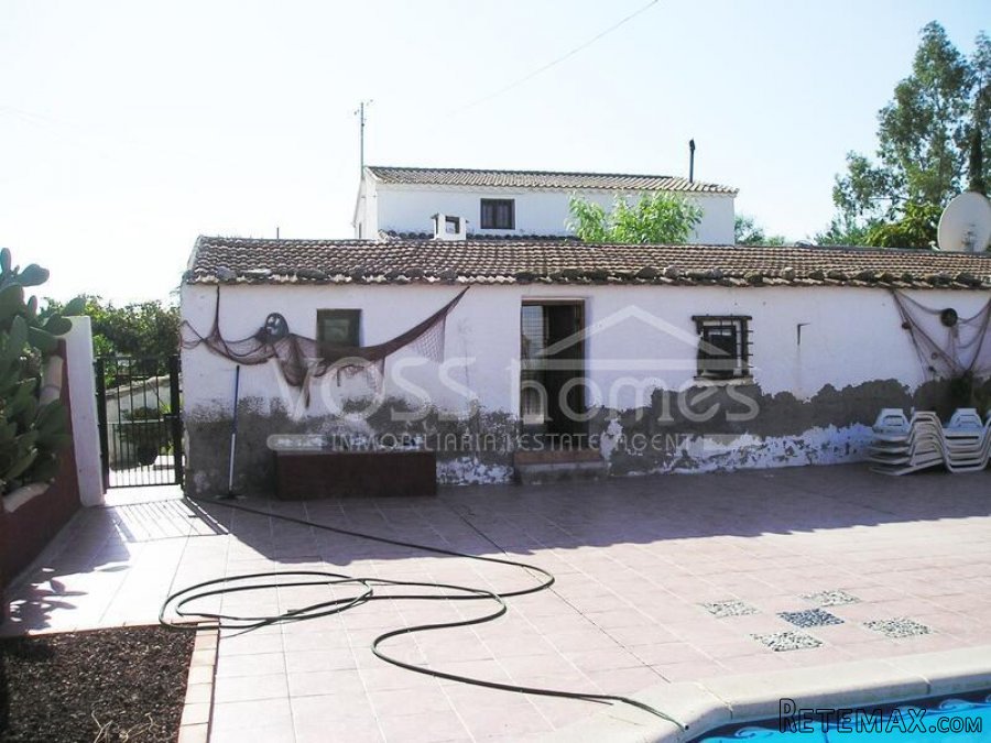 NEW LISTING TO VOSS HOMES - A large, renovated (but needs.. - 4