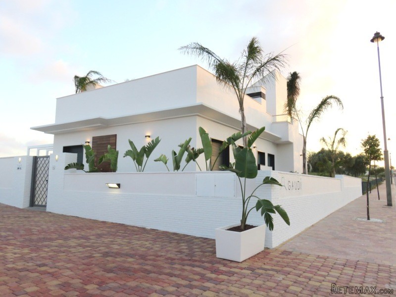 RS274, Frontline Golf detached villas