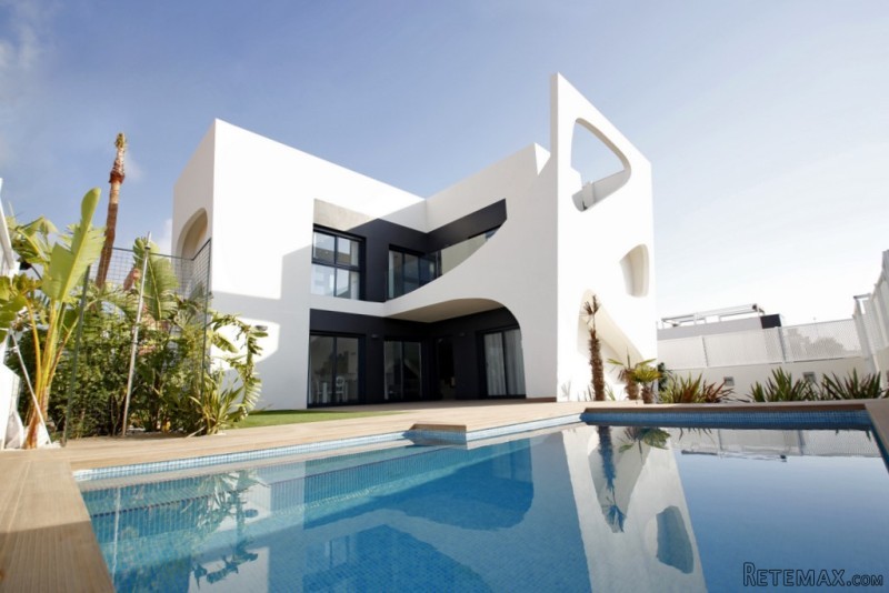 3 Bedrooms - Villa - Alicante - For Sale