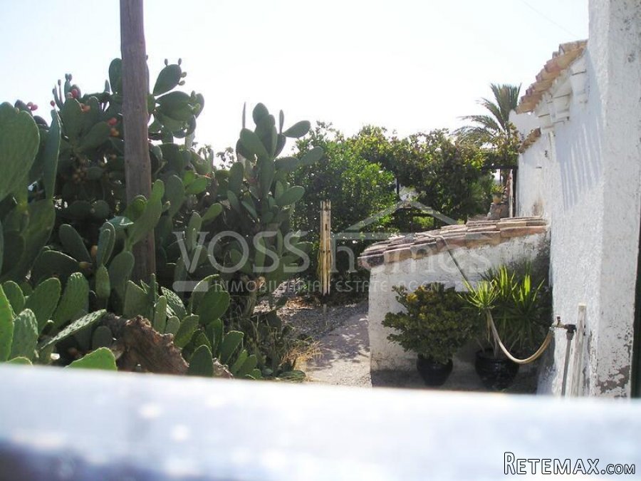 NEW LISTING TO VOSS HOMES - A large, renovated (but needs.. - 8